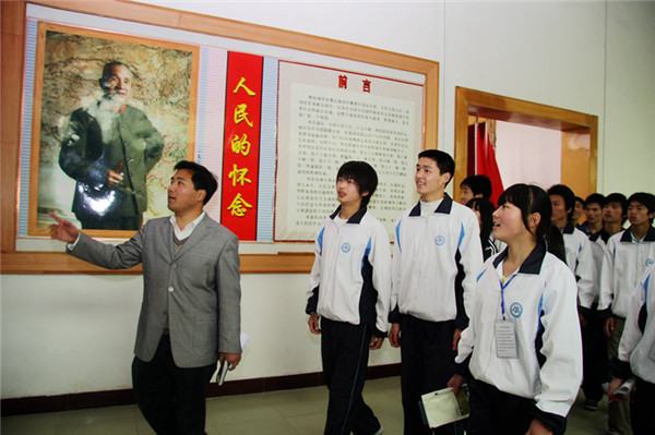 睢县回族高级中学荣获首届全国文明校园称号