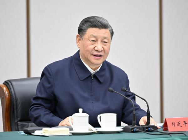 2023年5月10日,中共中央总书记、国家主席、中央军委主席习近平在河北省雄安新区考察,并主持召开高标准高质量推进雄安新区建设座谈会。这是10日下午,习近平主持召开高标准高质量推进雄安新区建设座谈会并发表重要讲话。新华社记者 殷博古 摄