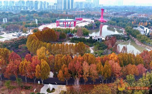 日月湖畔 如诗如画