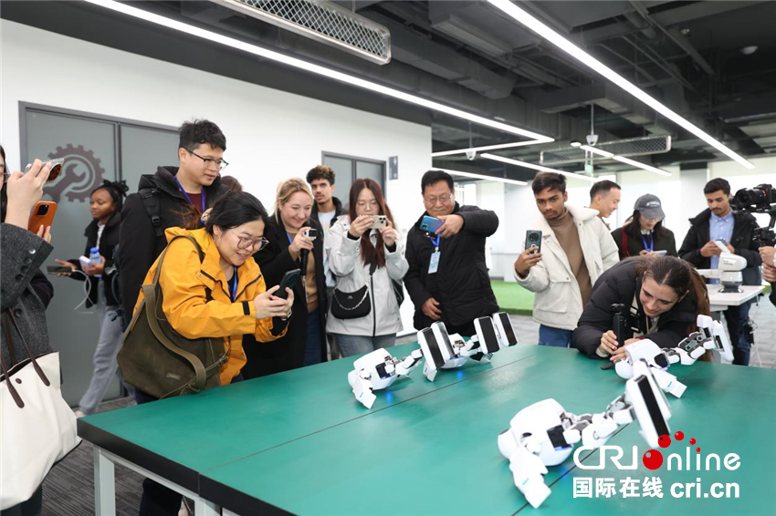 【2025打卡中国】“机器人总动员”走进现实！华体会- 华体会体育官网- 体育APP下载